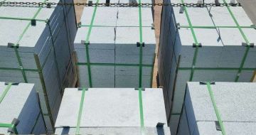 蚌埠 芝麻白花岗岩5公分地铺石 花岗岩厂家工厂装车日常