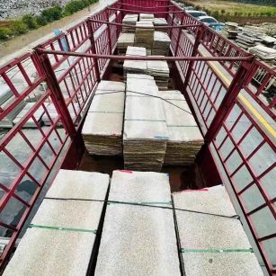 蚌埠 黄金麻花岗岩荔枝面，光面毛板装车完成