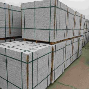 蚌埠 白麻花岗岩石材荔枝面地铺石（300*600*50）