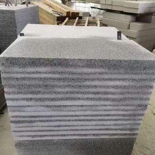 蚌埠 芝麻白5公分火烧地铺成品，900*400，规格可定制