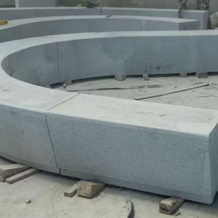 蚌埠 芝麻白花岗岩光面弧形坐凳