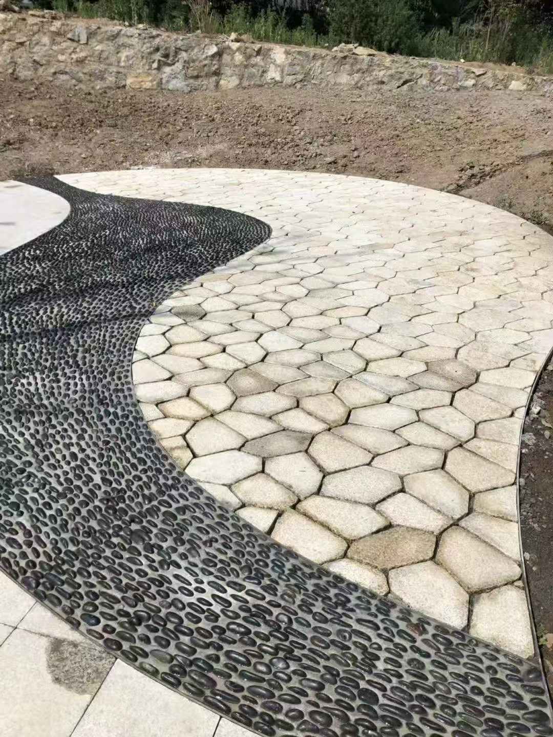 蚌埠 黄金麻冰裂纹地铺石工地铺装案例