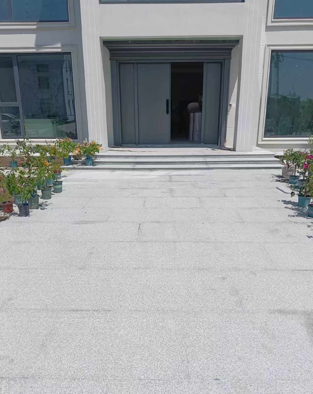 蚌埠 芝麻白花岗岩地铺石地面铺装