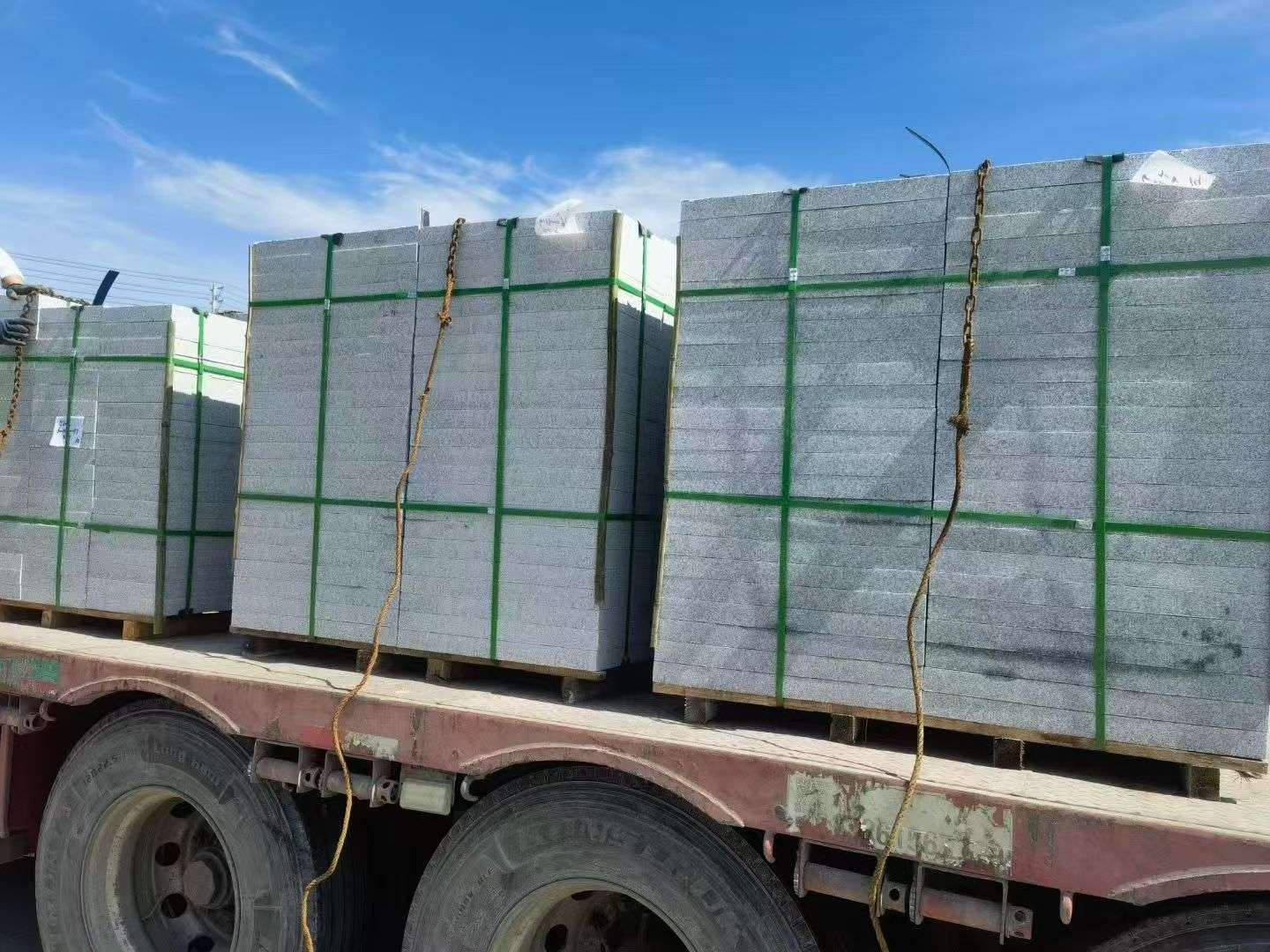 蚌埠 芝麻白花岗岩地铺石装车日常