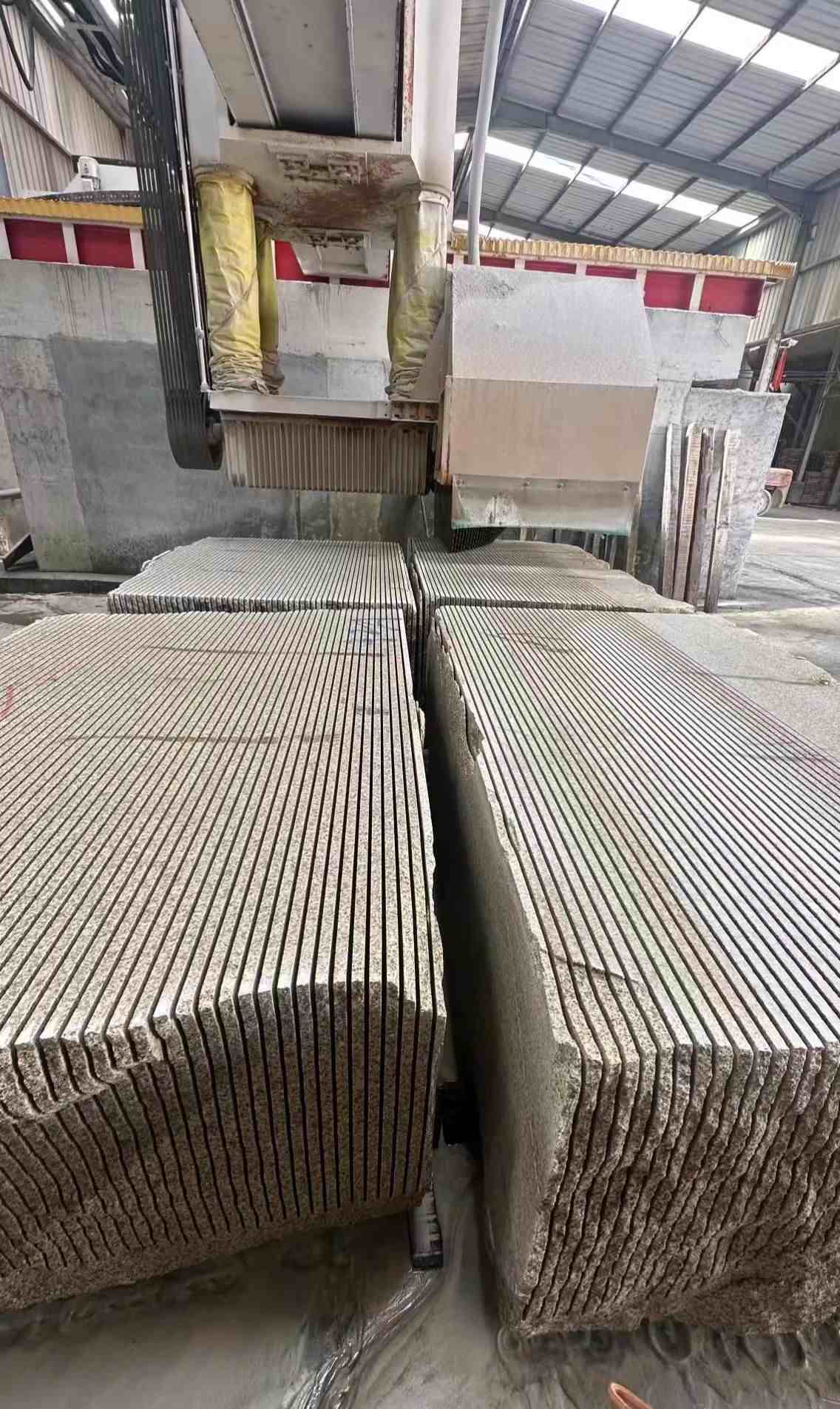 蚌埠 车间生产日常，黄金麻白麻花岗岩