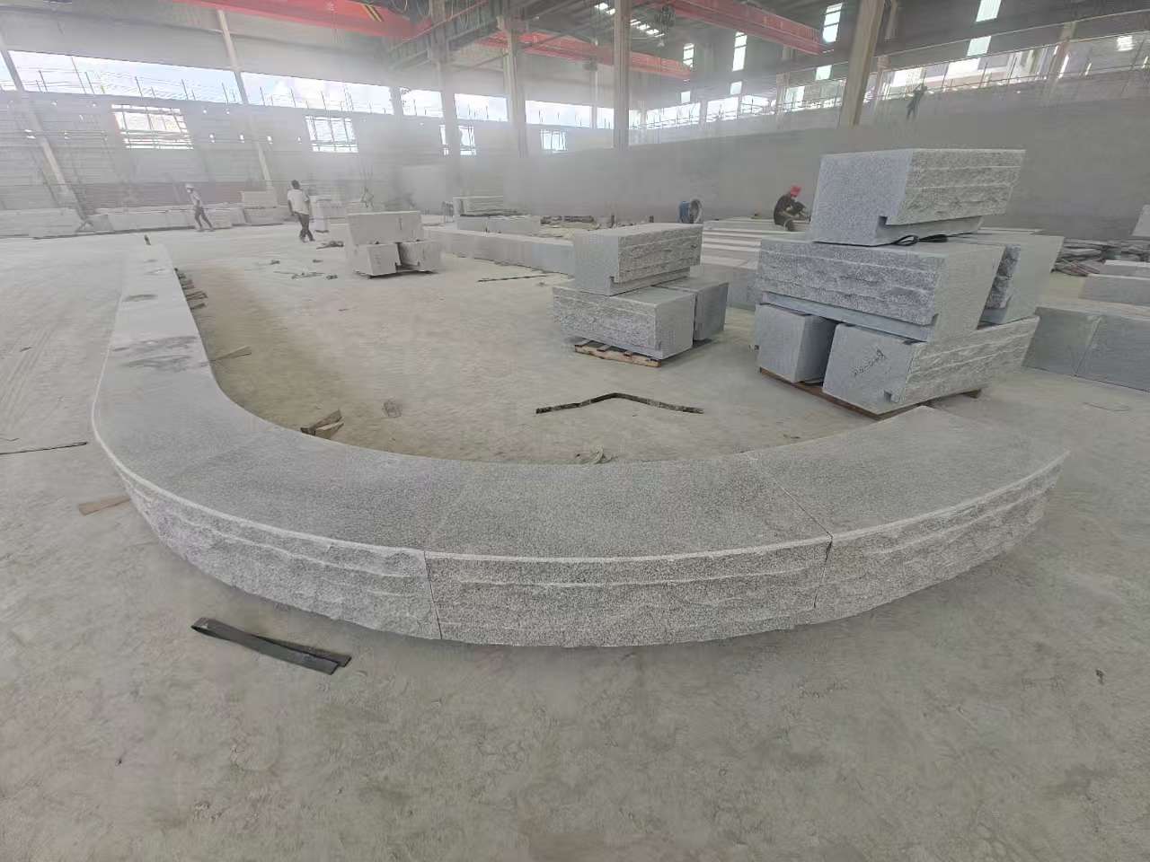 蚌埠 芝麻白异形坐凳，自然面光面弧形加工