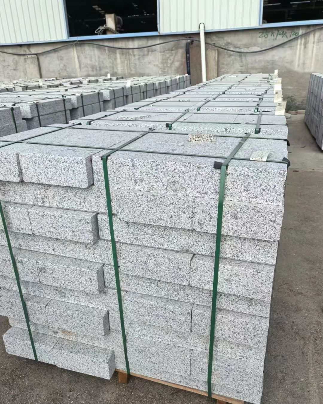 蚌埠 白麻花岗岩路沿石，弧形路沿石，道牙石，马路牙子，界石，路缘石，平沿石，直岩石，平缘石等