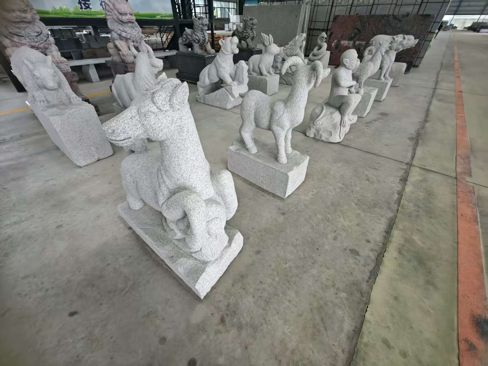 蚌埠 芝麻白花岗岩造型立体雕刻——十二生肖