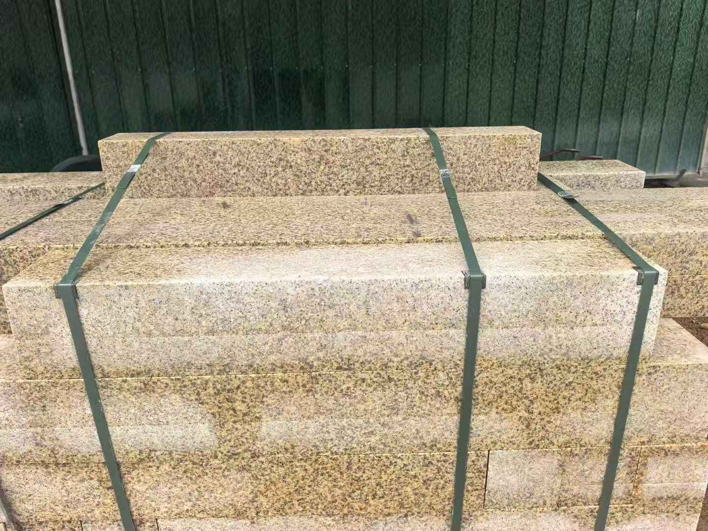 蚌埠 黄金麻花岗岩石材机切面栏杆料半成品