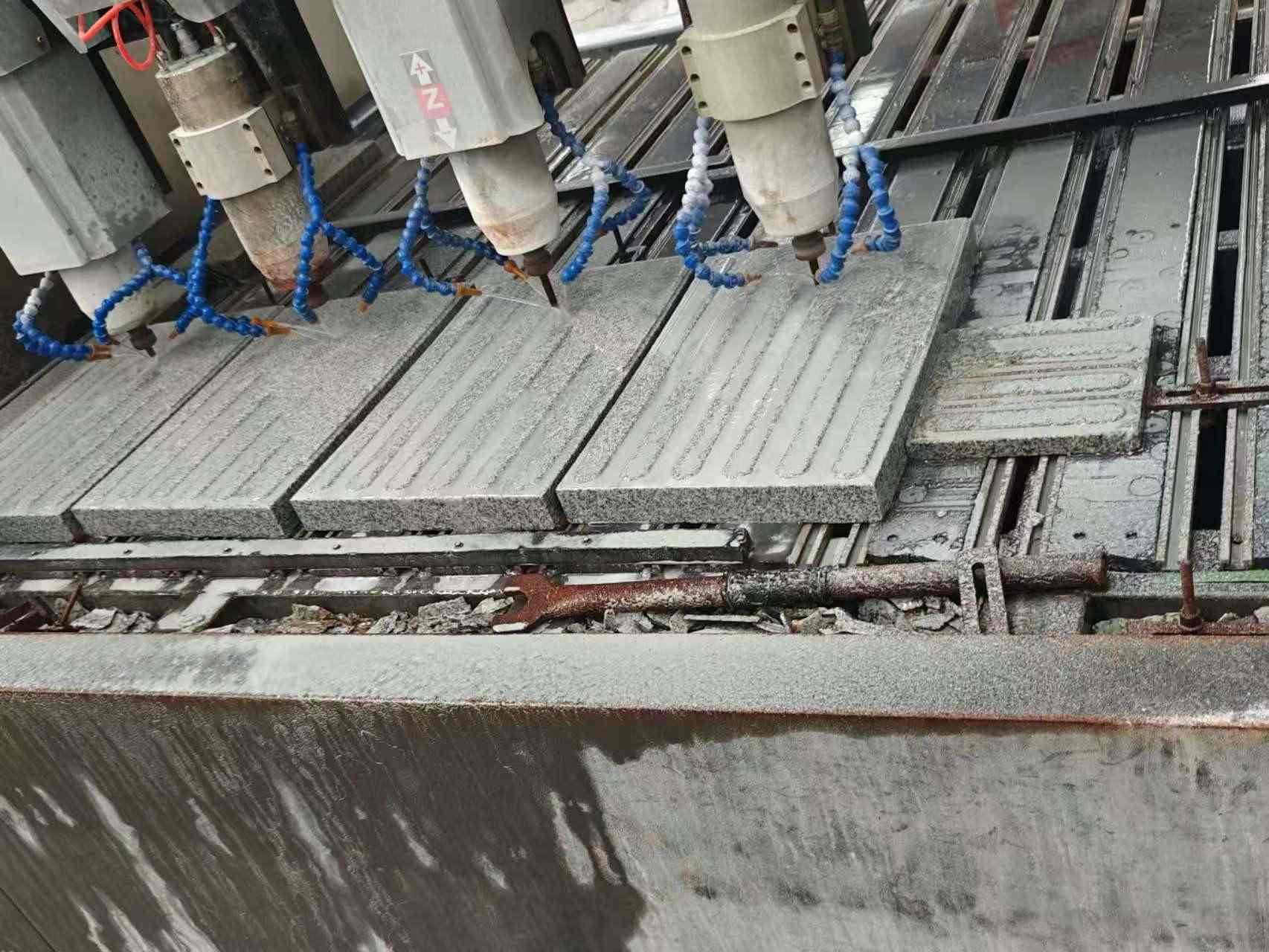 蚌埠 芝麻白花岗岩荔枝面盲道雕刻