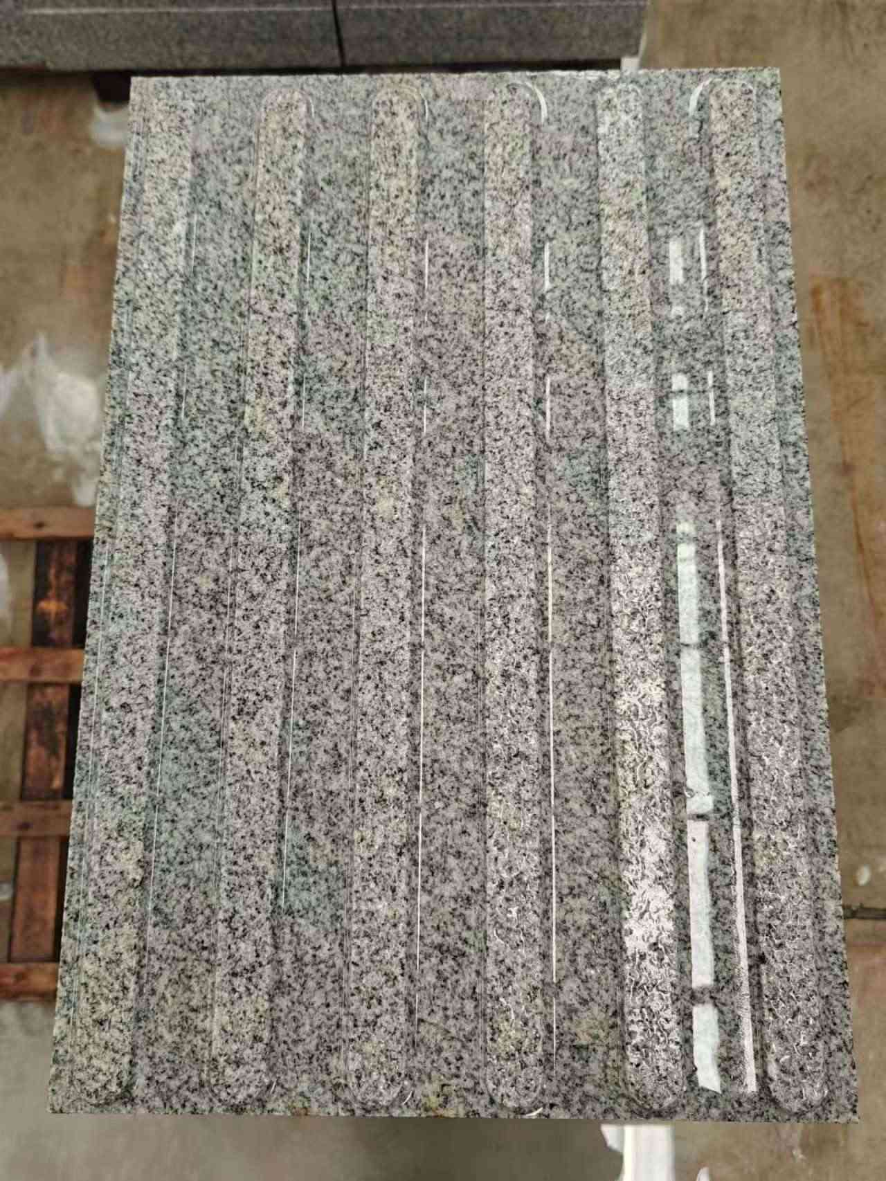 蚌埠 芝麻白花岗岩荔枝面雕刻盲道，盲条