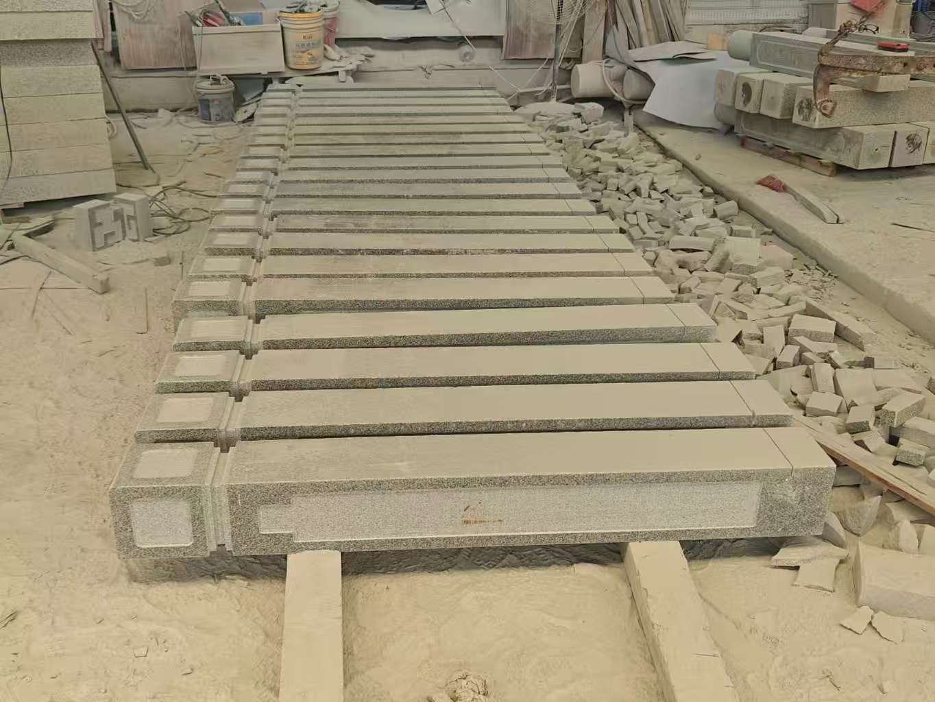 蚌埠 芝麻白异形加工雕刻-栏杆大柱，方柱